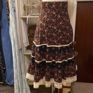 Floral Lace Trim Skirt